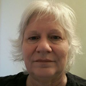 Meet your Posher, Cynthia